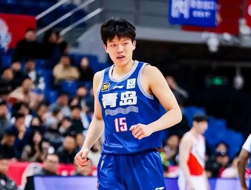 你们都被骗了！今年NBA选秀中锋市场简直荒到离谱，全美81个试训球员里就四个大高