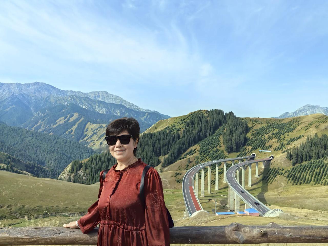 新疆旅游回放续集新疆旅游第四天，又是一个长途旅行的一天，早上起床之后整理好行李