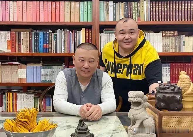 重磅消息，曝德云社教导主任已由杨鹤通换成李鹤东，这是郭德纲和王慧对德云社弟子审时