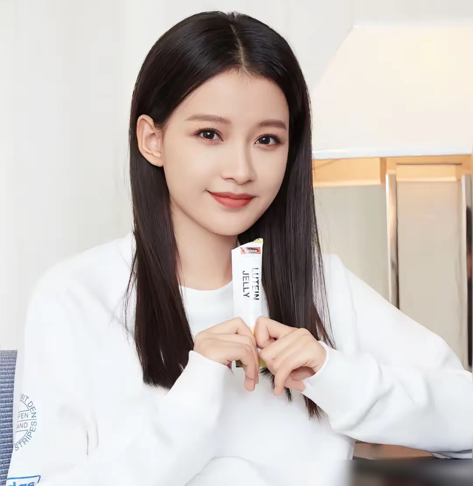 离了婚还管前公婆叫爸妈，孙怡这话一出，评论区直接炸了。节目里被问到这个，她一点没躲，说称呼不改，就是