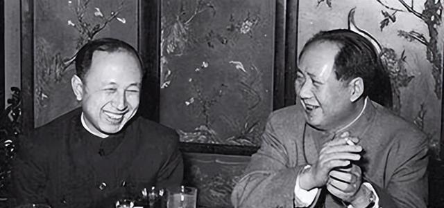 1964年12月26日，是毛主席71岁生日，从不过寿的他，为了庆祝我国原子弹试爆