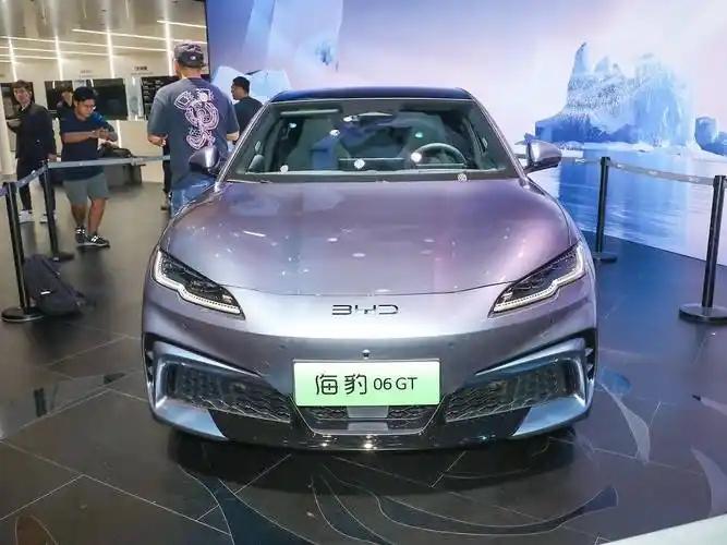 外媒：在汽车百年历史中，从未有一个国家的出口汽车像中国这样爆炸式增长！一辆