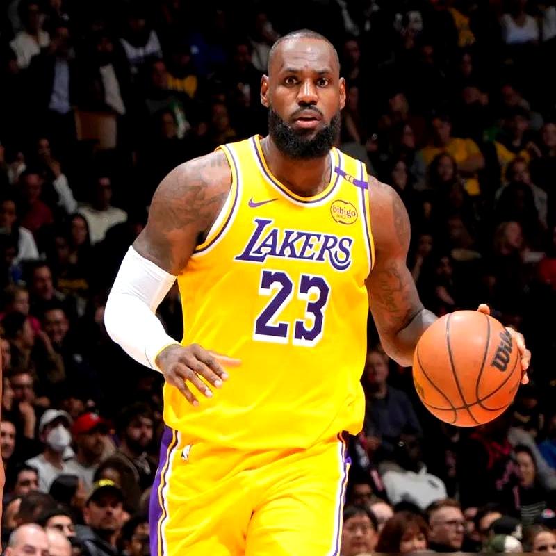 最懂你的人，常常先是最想赢你的人。保罗·皮尔斯这些年没少挑詹姆斯的刺。总