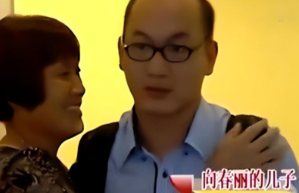 湖南岳阳，女子逼死丈夫后，抛下6个月的儿子改嫁他人，此后多年不闻不问。2014年