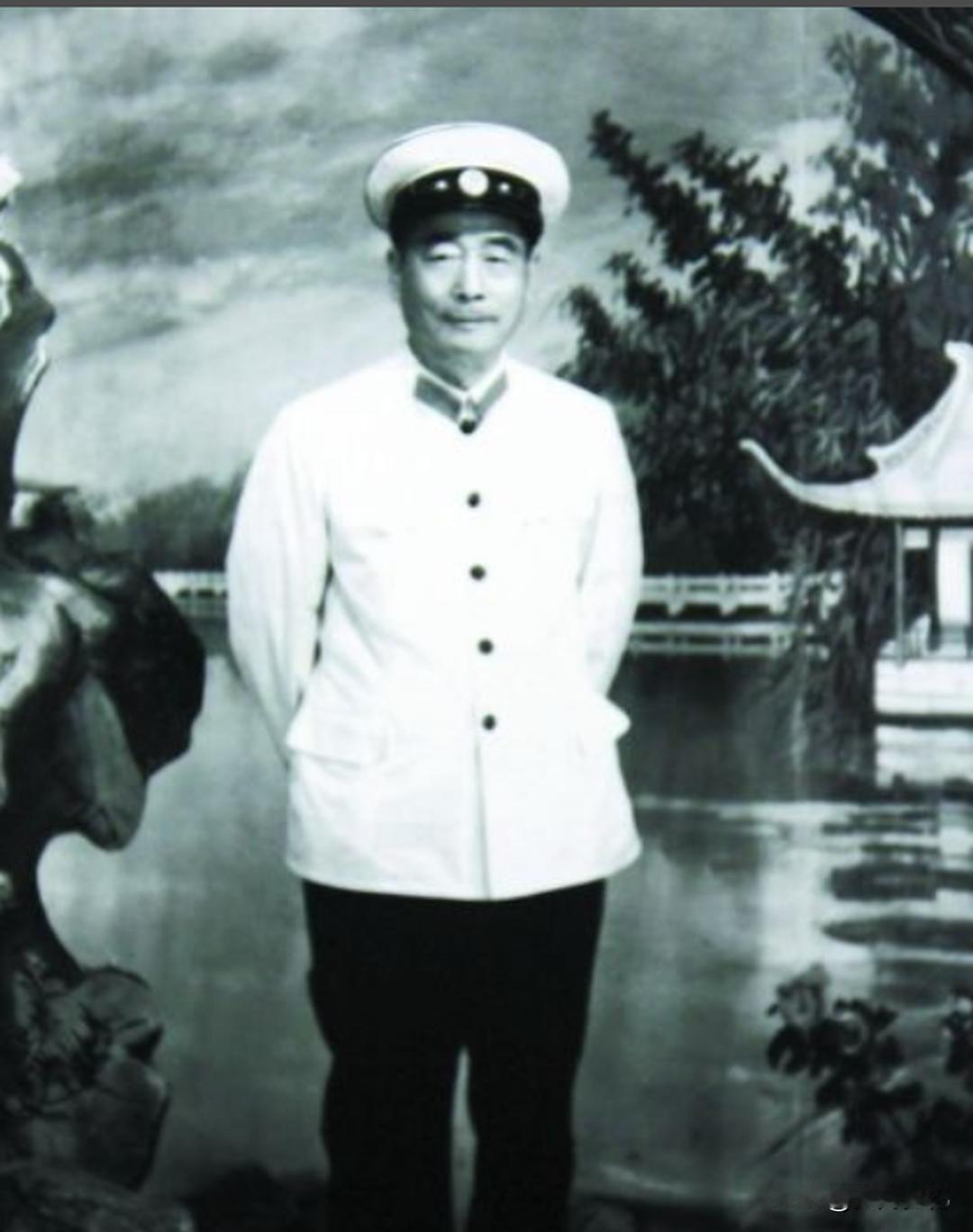 日本战俘竟敢污蔑抗日英雄是叛徒？铁证砸脸后，他跪着来华谢罪！1987年，一