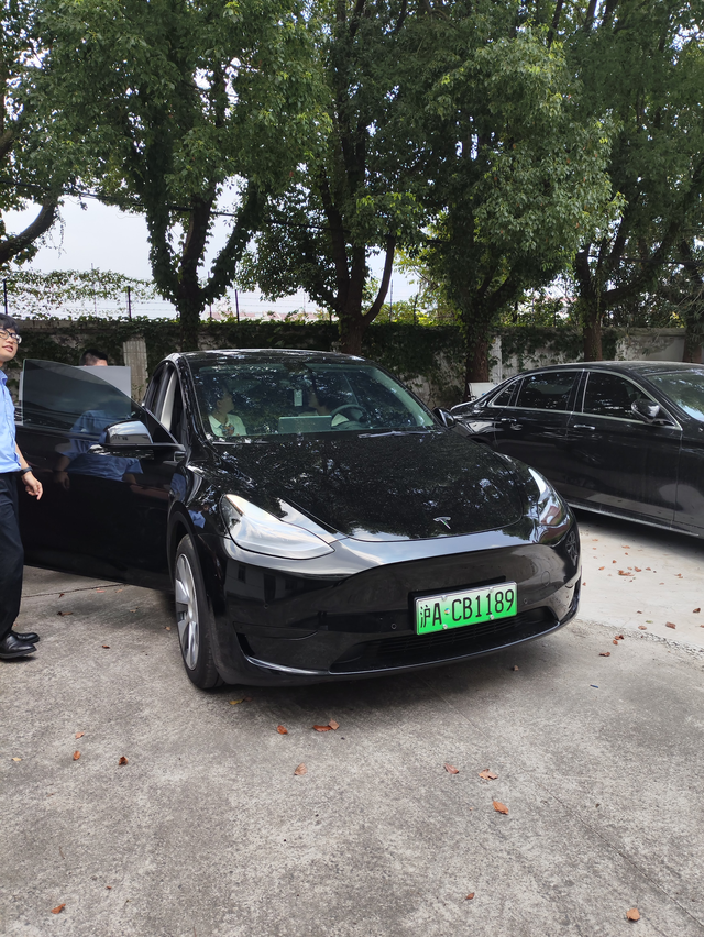 同事新提的y试驾感受分享优点1.底盘比想象当中好太多，一点都不觉得硬。胎压是