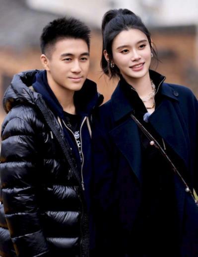 奚梦瑶5岁儿子身高国际超模奚梦瑶的儿子5岁了，身高在同龄孩子里已经很高了。是继
