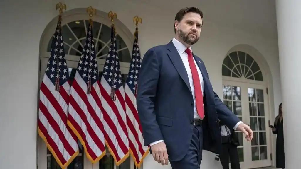 美国副总统万斯公开喊话：大陆一旦收复台湾省，美国“世界霸主”的位子就坐到头了。堂