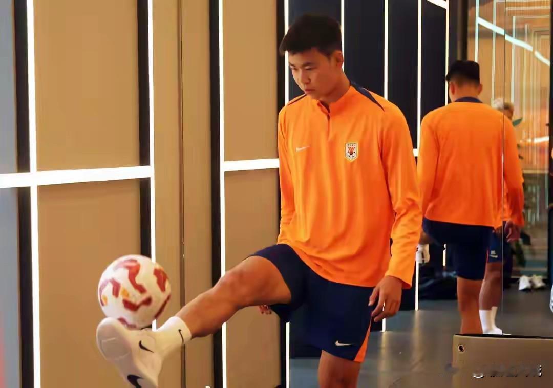 山东泰山队即将由韩鹏1月初带队冬训，去代转正即将到来，性价比高，又熟悉球队加底，