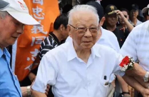 台湾知名人士在纠正“反共”立场！她说:过去国民党反共，是认为国民党比共产党好，但