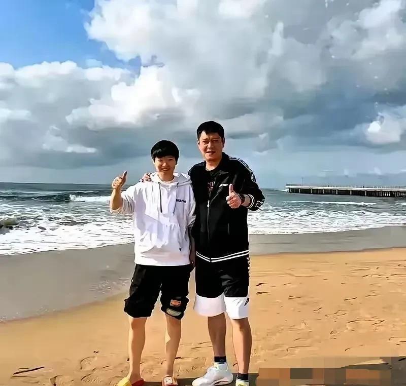 大家相信玄学这东西吗？我觉得还是存在的。就说邱贻可吧，他在巴奥前养成了一个老毛