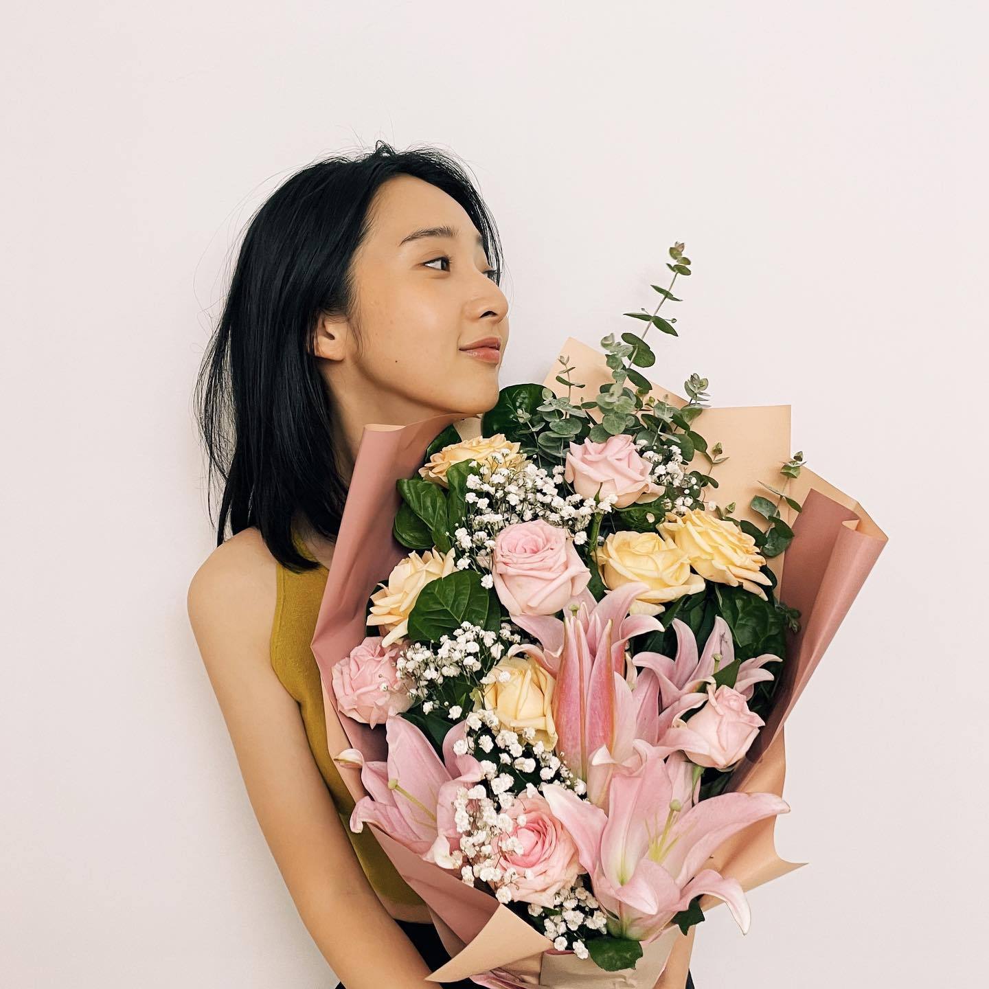 施柏宇和李沐谈过？？！！据周刊报道两人在去年年底走得近，没多久就热恋，但「没多久