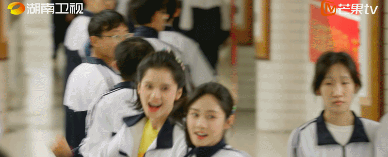 致我那菜市场的白月光杀青张婧仪陈靖可新剧杀青杀青特辑把任冬雪的逆袭拍得好燃！从