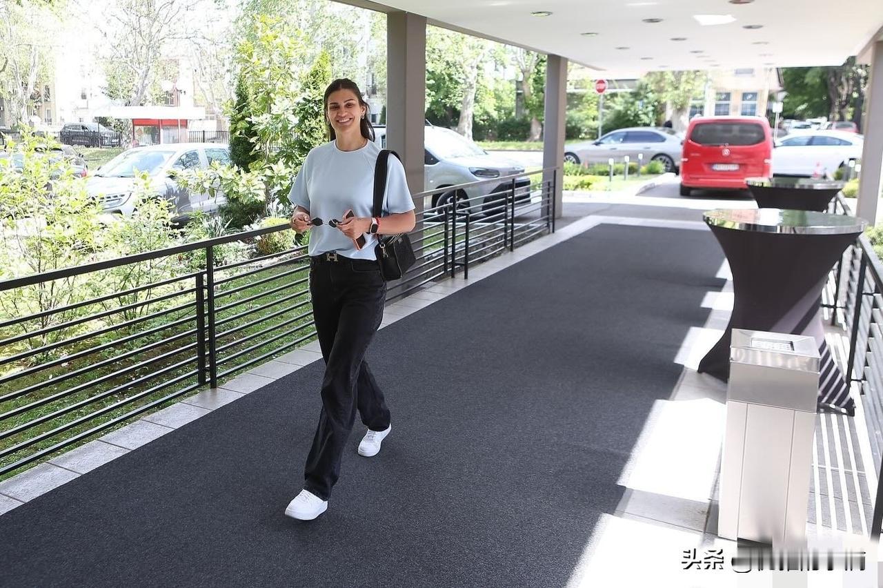 2026年塞尔维亚🇷🇸女排国家队首批集训12人名单：主攻(4人):乌泽拉