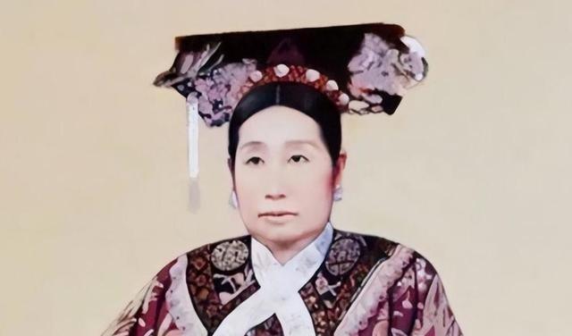 清朝灭亡后，李莲英姐姐才敢说出实情：慈禧其实不是病死的！1908年的那个冬天，