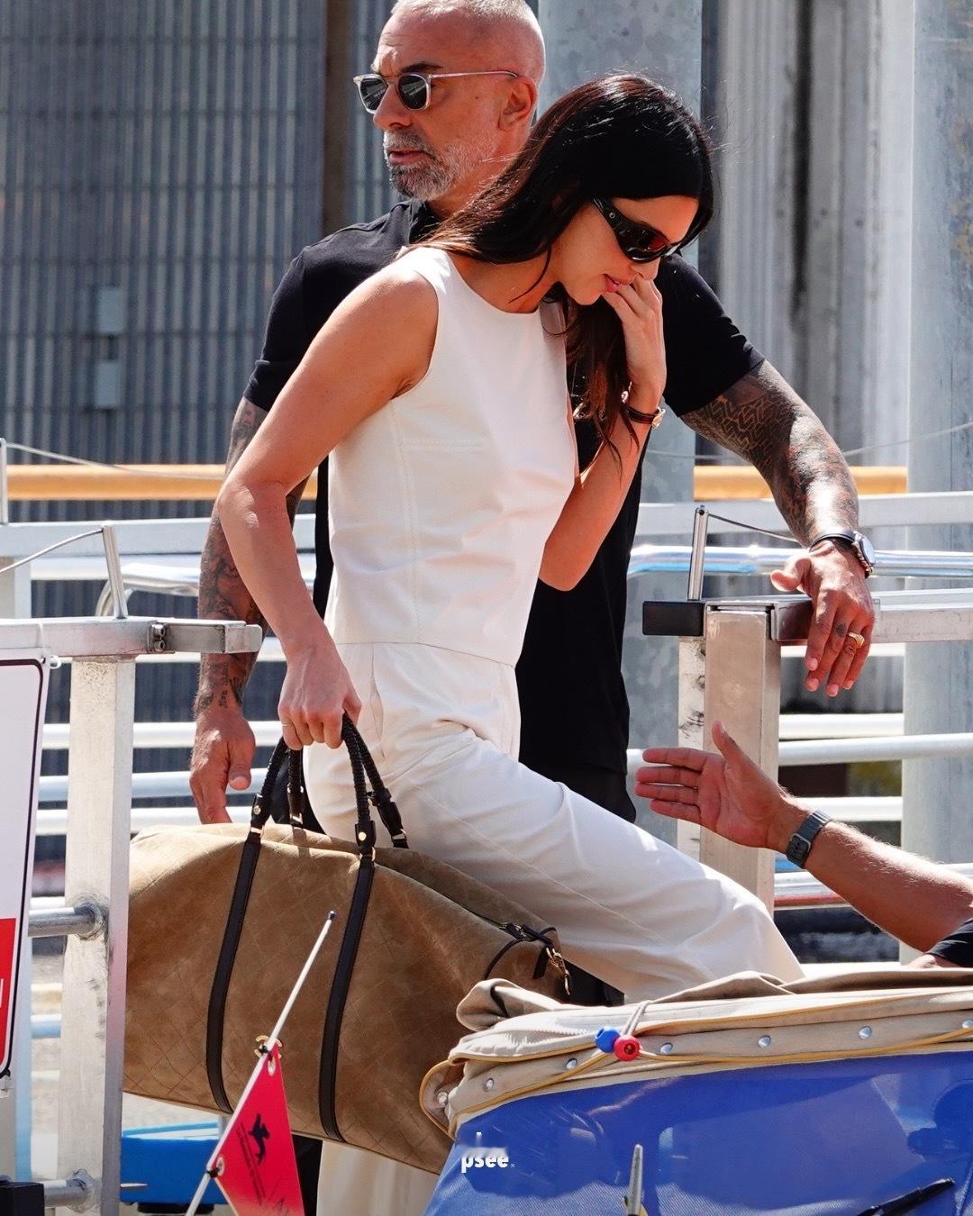 时尚灵感解读KendallJenner9抵达威尼斯，简约造型搭配Chane