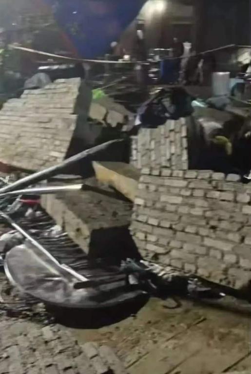 云南昭通，一25岁女子参加丧礼，她和另外5人，被突然倒塌的墙砸死，几天后，赔偿方