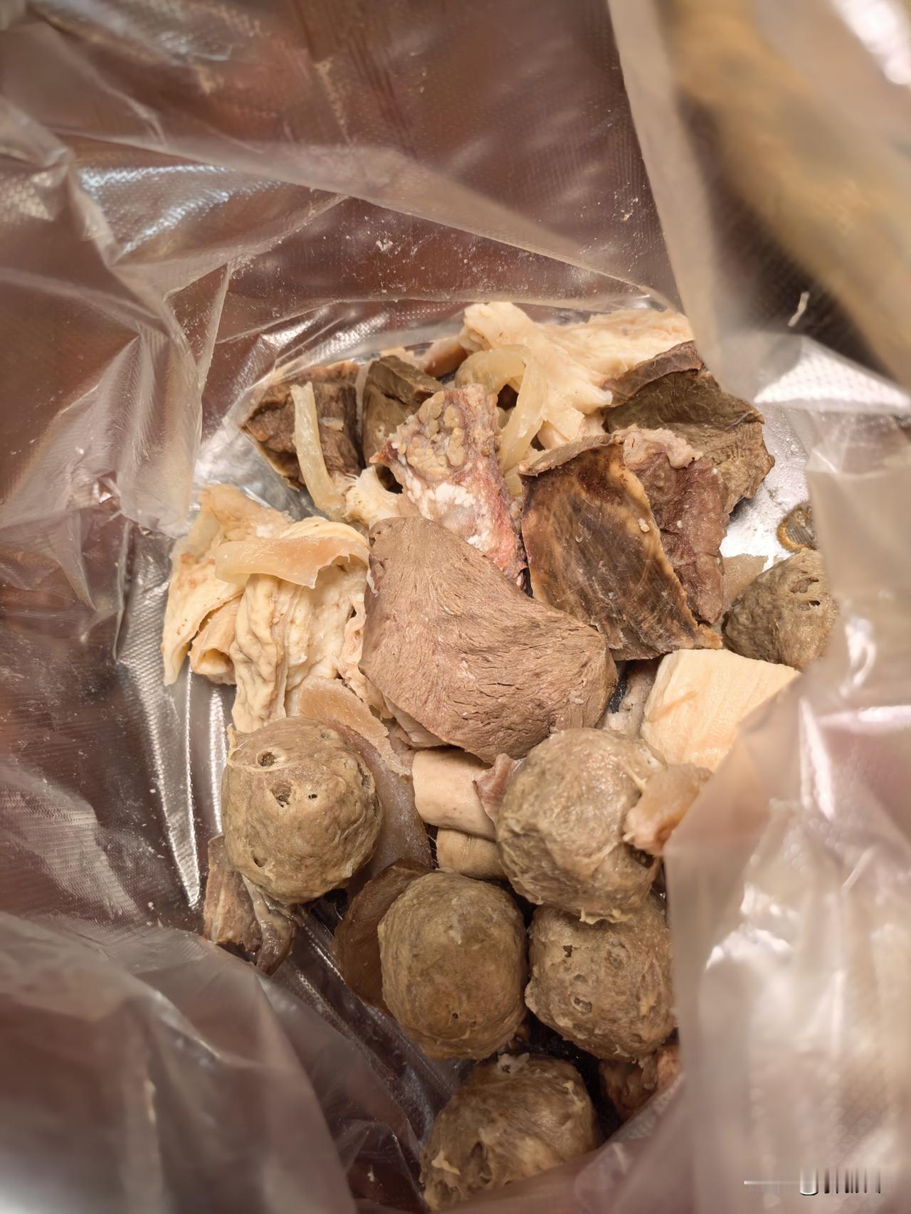 等了一个白天台风，天近黄昏，发现台风离登陆还有近千公里，科技那么发达，预报应该不