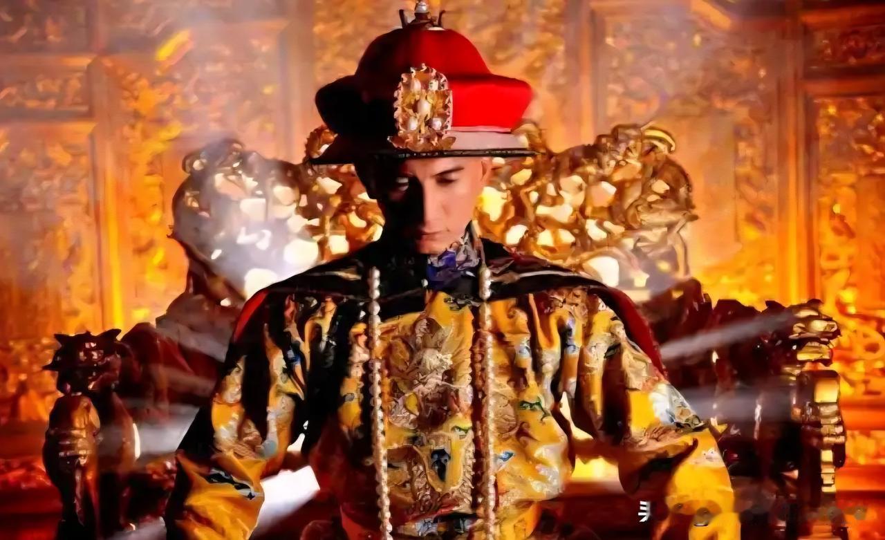 张宏杰在他的书《饥饿的盛世——乾隆时代的得与失》中有这么一段话，他说：中国