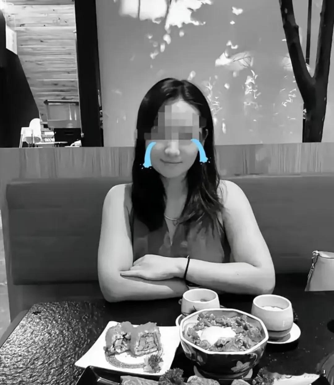 这就是那个被蛇咬死的女人，她用命告诉我们一个很重要的事：被蛇咬了，第一时间不是想