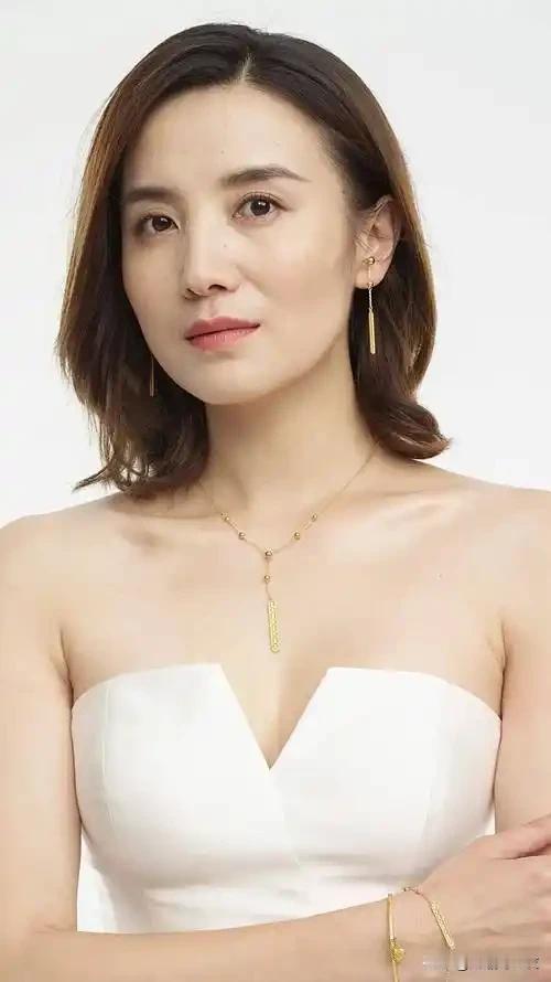 金鹰奖宋佳封后的争议核心：是靠人物背景加持，还是演技胜出！第33届金鹰奖