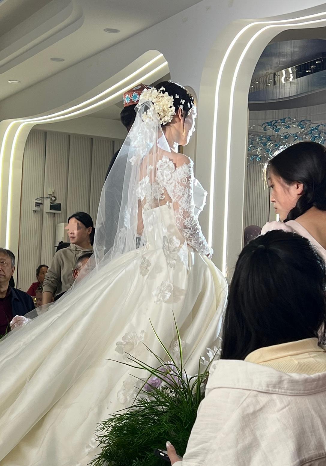 已婚人士再听别人婚礼上的致辞是什么感觉？今天参加婚礼，真是被婚礼上新郎新郎的结