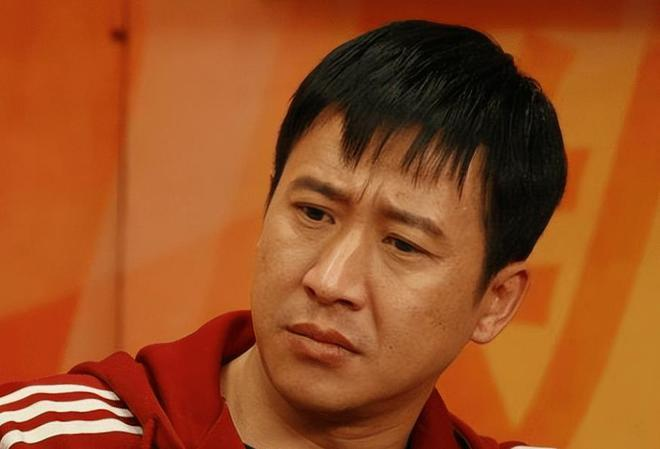 2004年，前妻嫌弃张国强没有本事赚钱，执意要和他离婚，张国强苦苦挽留，最终前妻