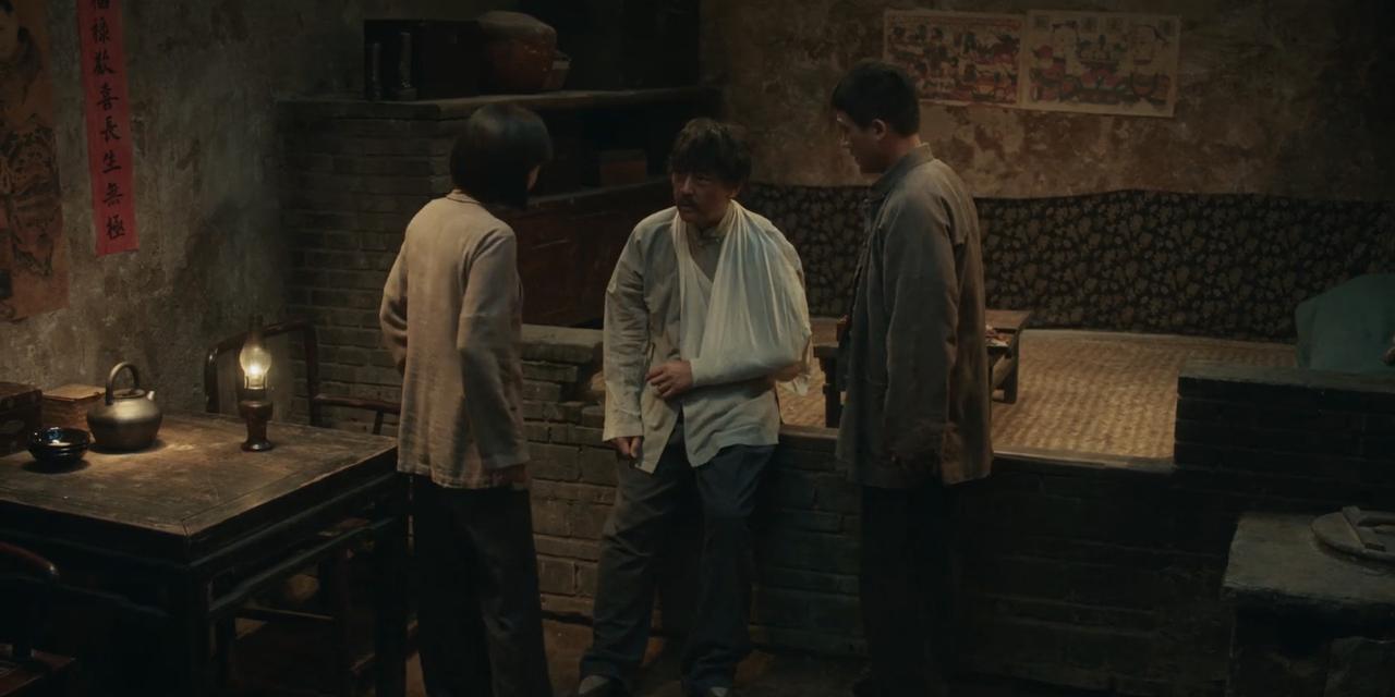 封腻味回村没几天，宁可金也回来了。一个是真抗日打鬼子，一个是打着打鬼子的旗号。