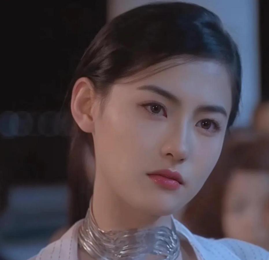 离婚后活成女战士的张柏芝，这次又因前夫谢霆锋携王菲同游东京被顶上热搜！在