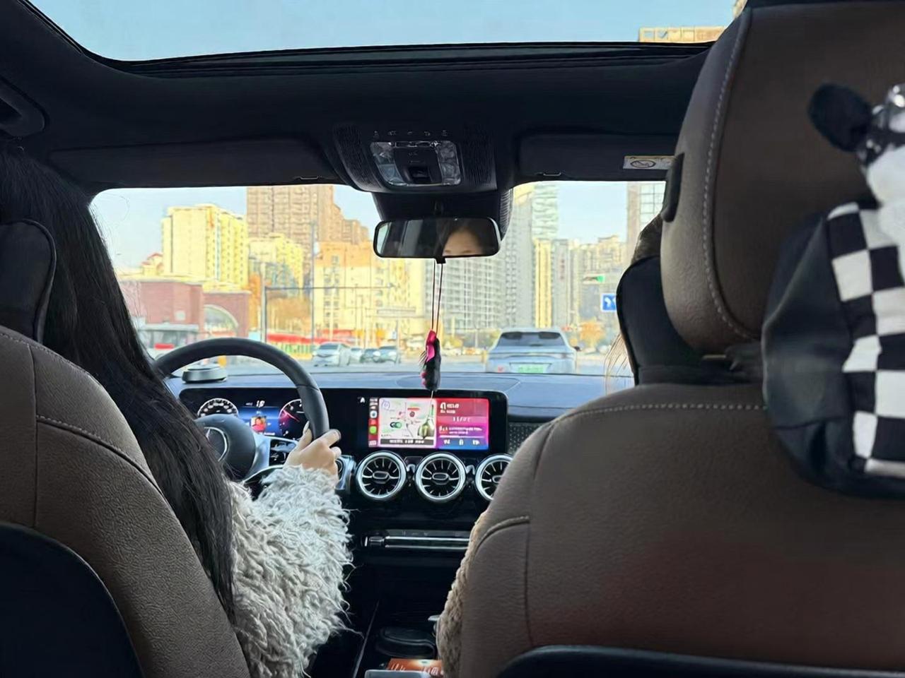 我没奔驰我闺蜜有啊