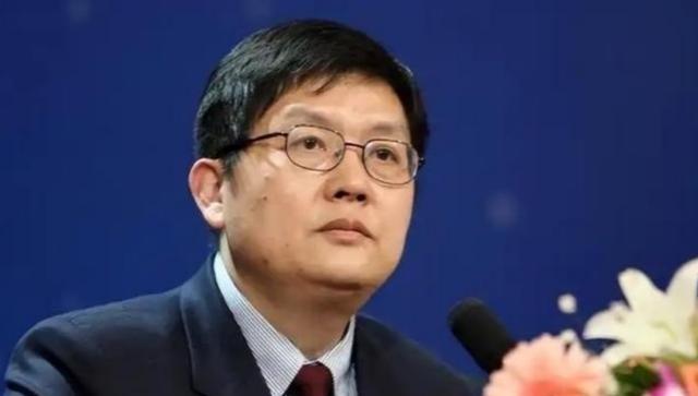 中方呼吁谨慎前往日本，然而复旦大学的冯玮却在此时，高调推荐中国学生去日本，并把这