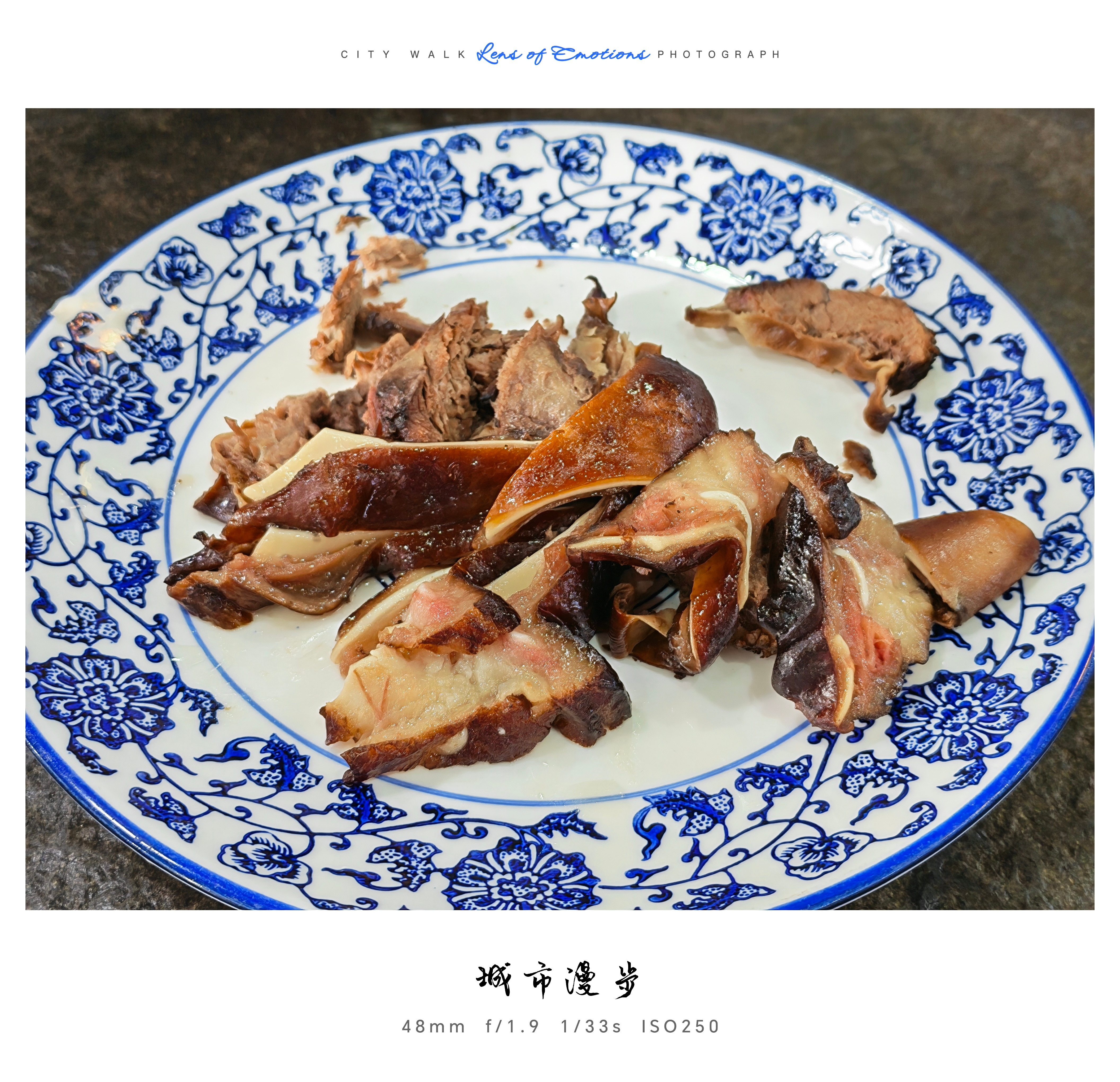 西安除了羊肉泡馍还有葫芦头泡馍和梆梆肉可以试试！​​​