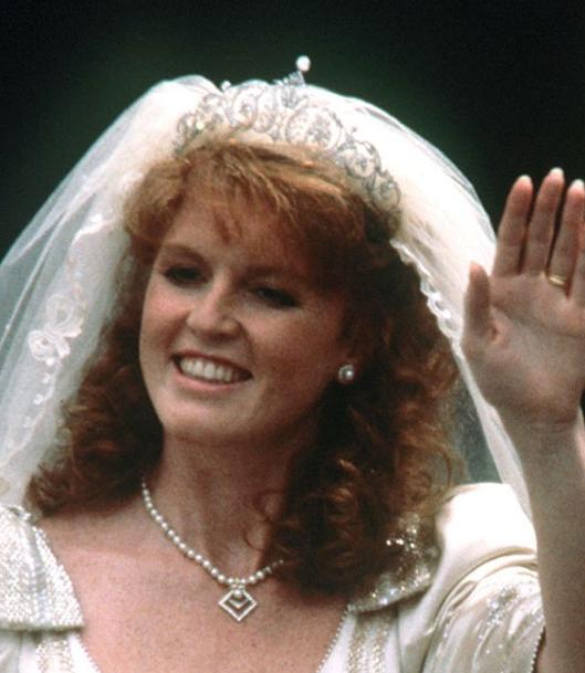 王子的钱袋子，莎拉和安德鲁王子10年婚姻失败以后，她又找了一个血包供养了她15年