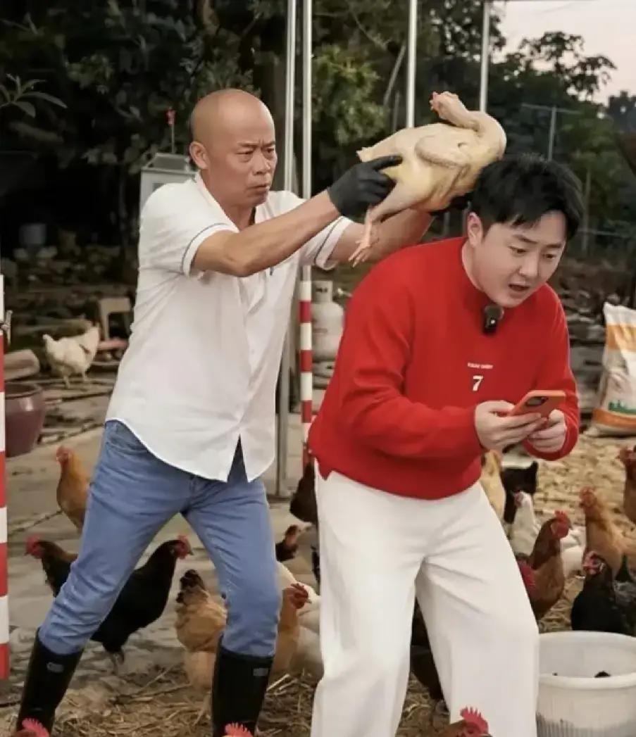 刘雨鑫原来在央广当主持，2012年脑子一热自己掏钱拍《XFun吃货俱乐部》。