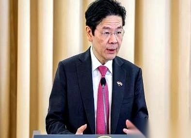 新加坡总理算是把那层窗户纸给捅破了。他说，以前美国人搭的那个台子，现在塌了。