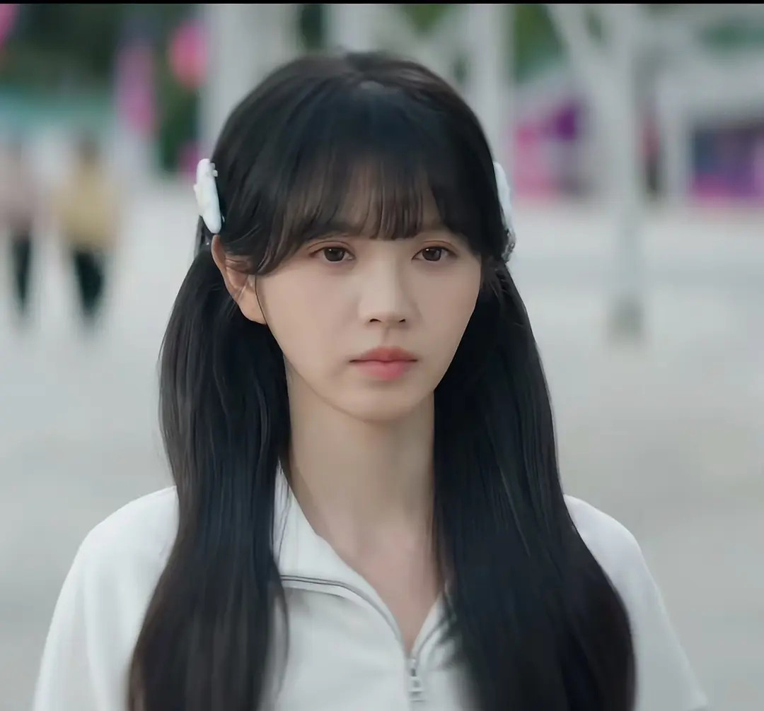 如何评价我田曦薇高中生妆造