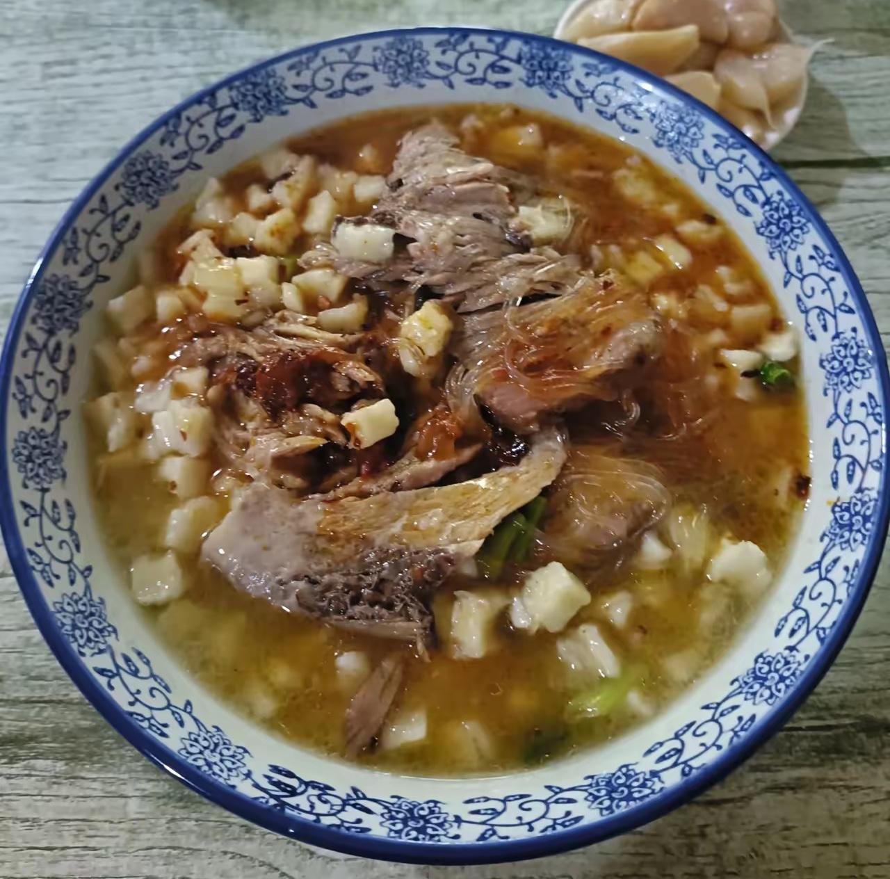 大家觉得陕西的羊肉泡馍好吃吗？