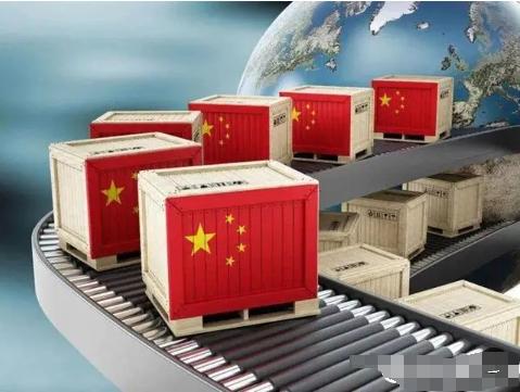 西方为什么当初愿意把科技教给中国？说白了，他们就是想自己抓着最顶尖的技术，把那些