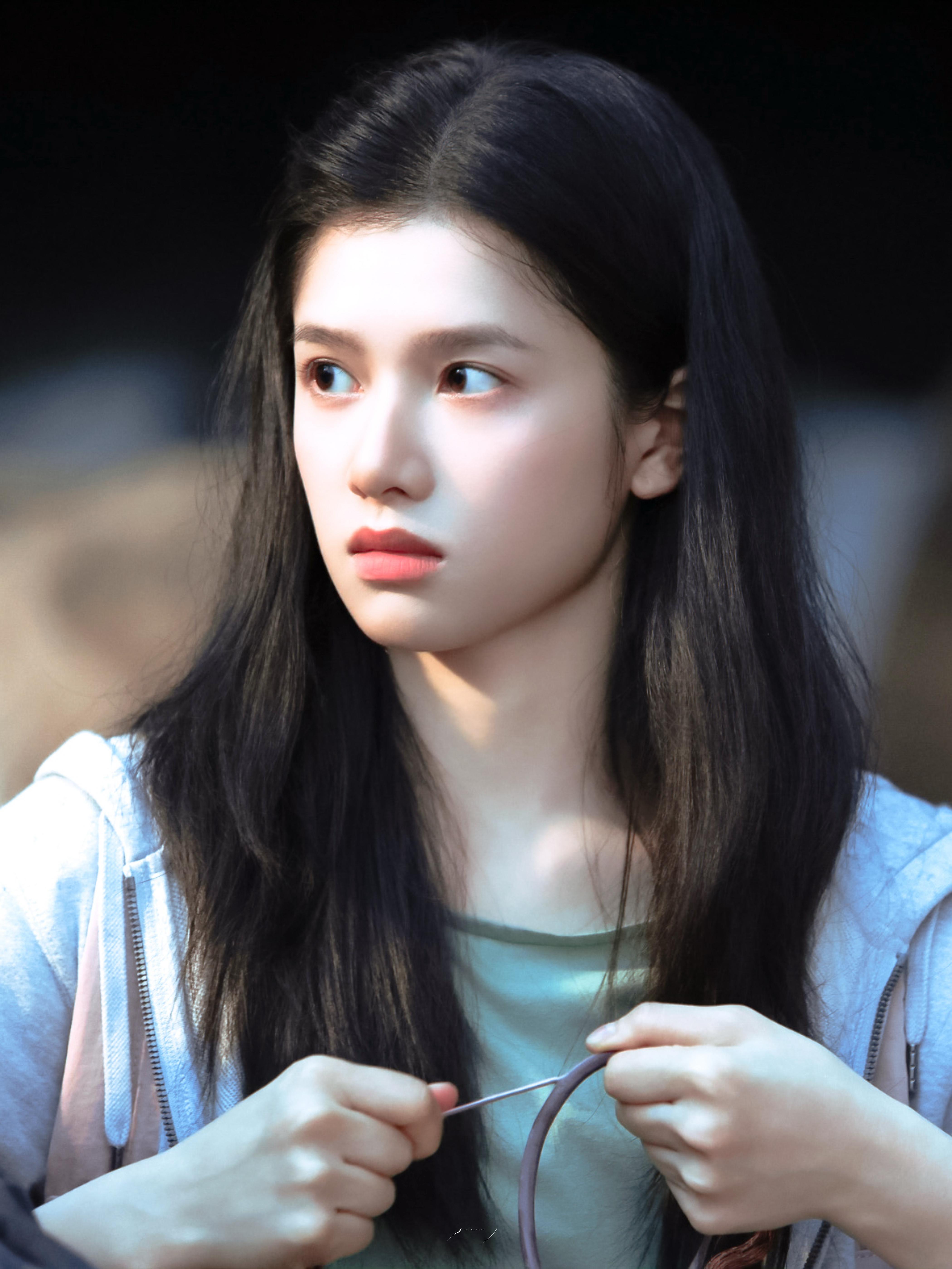 张婧仪野狗骨头