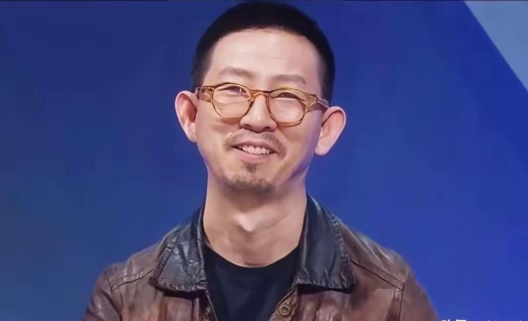 丁太升这次开炮，算是彻底把华晨宇的遮羞布给扯下来了。天天被粉丝捧上天，一口一