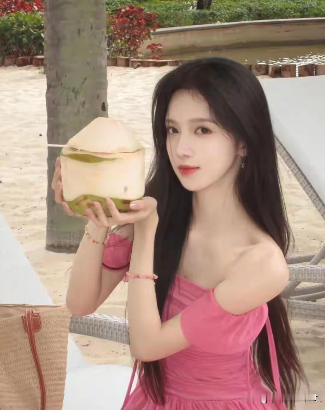 夏日椰林度假，清凉一夏！🥥🌴如何才能穿搭出美感又能彰显个性?能晒一晒你家的