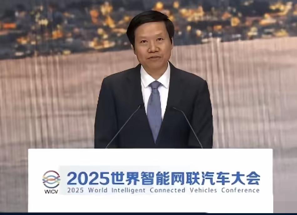 雷军呼吁：全行业要停止雇水军互相抹黑！在行业大会上，雷军发声，呼吁全行业要