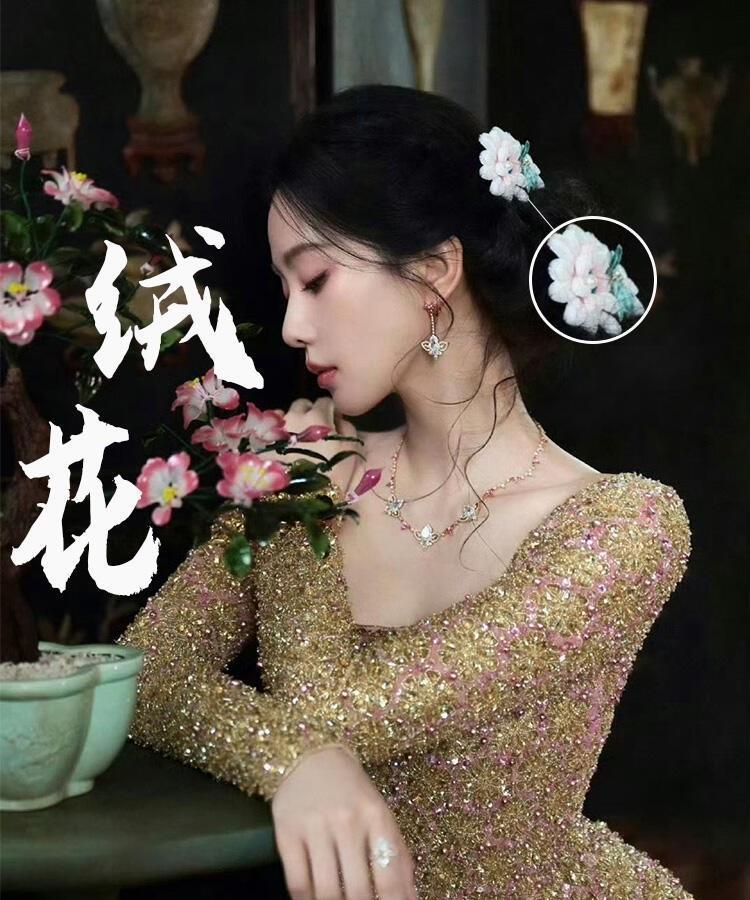 昨天COSMO活动主题是“把家乡穿在身上”，我们简单地看看一些明星们的答卷吧！