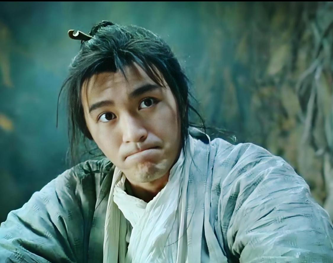 王晶曾直白吐槽：周星驰的演技，看着太荒谬。这话当年戳中无数人。很多圈内人