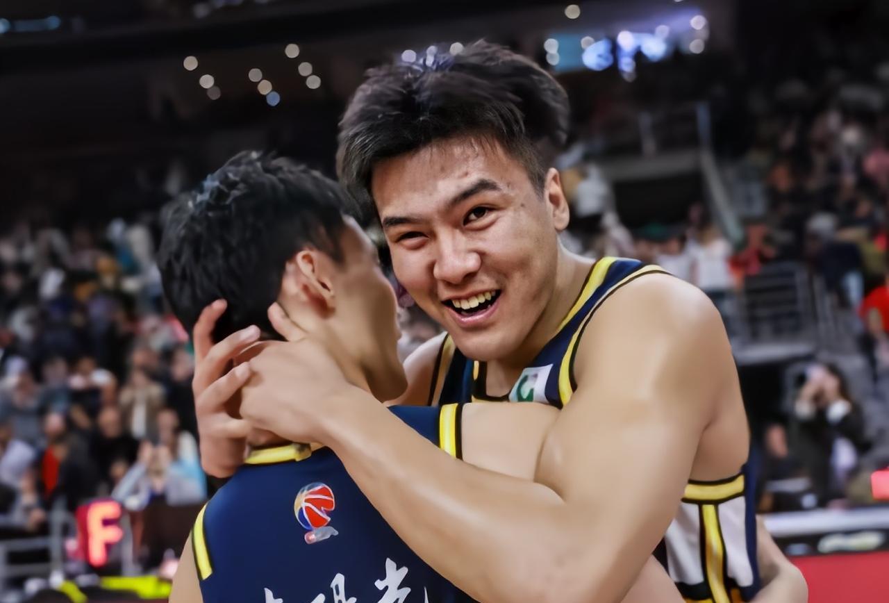 榜一大哥，能否逆袭归来！黄荣奇上赛季短暂在广东宏远一个赛季之旅，他在赛场上那种