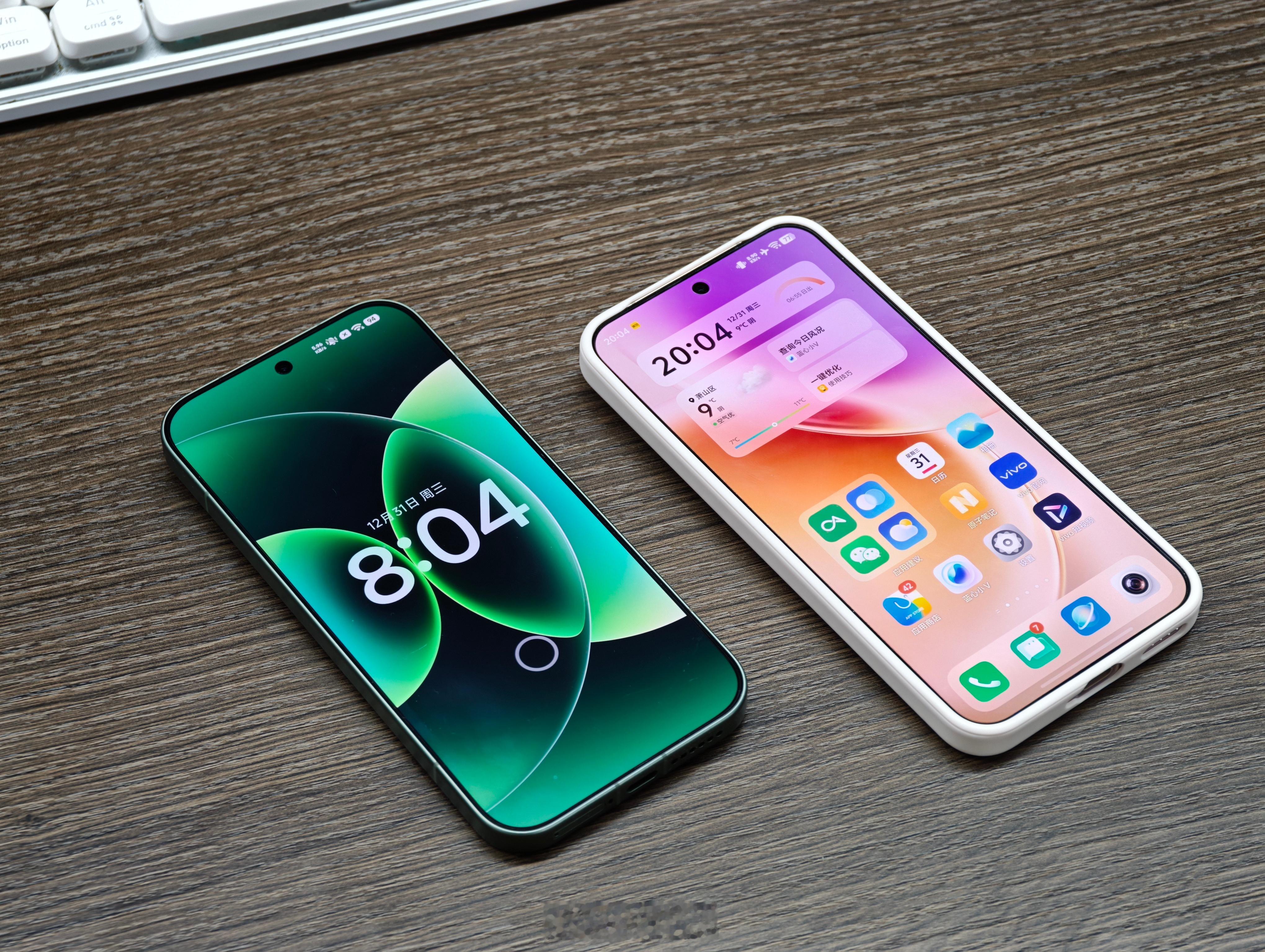 关于小屏机的尺寸，国产这几家都是6.3寸左右iPhone的标准版和小Pro也从6