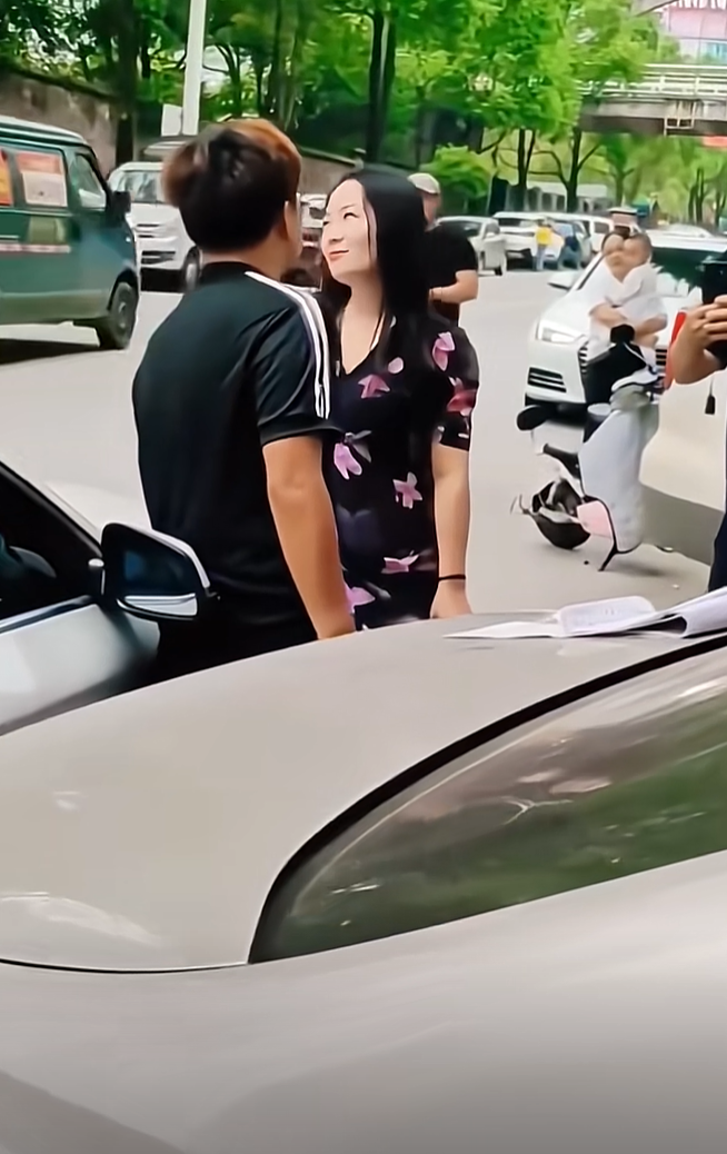 开车碰到这样的不讲理的人怎么办？
