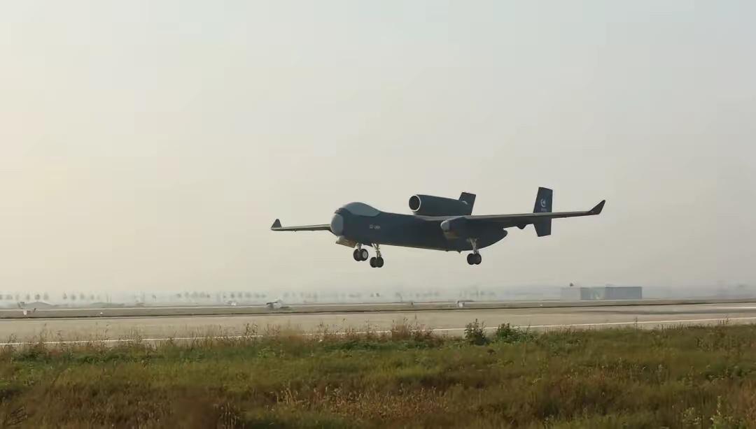 九天无人机不是用来打航母的，而是用来攻击敌方腹地设施的。它携带的微型无人机航程也