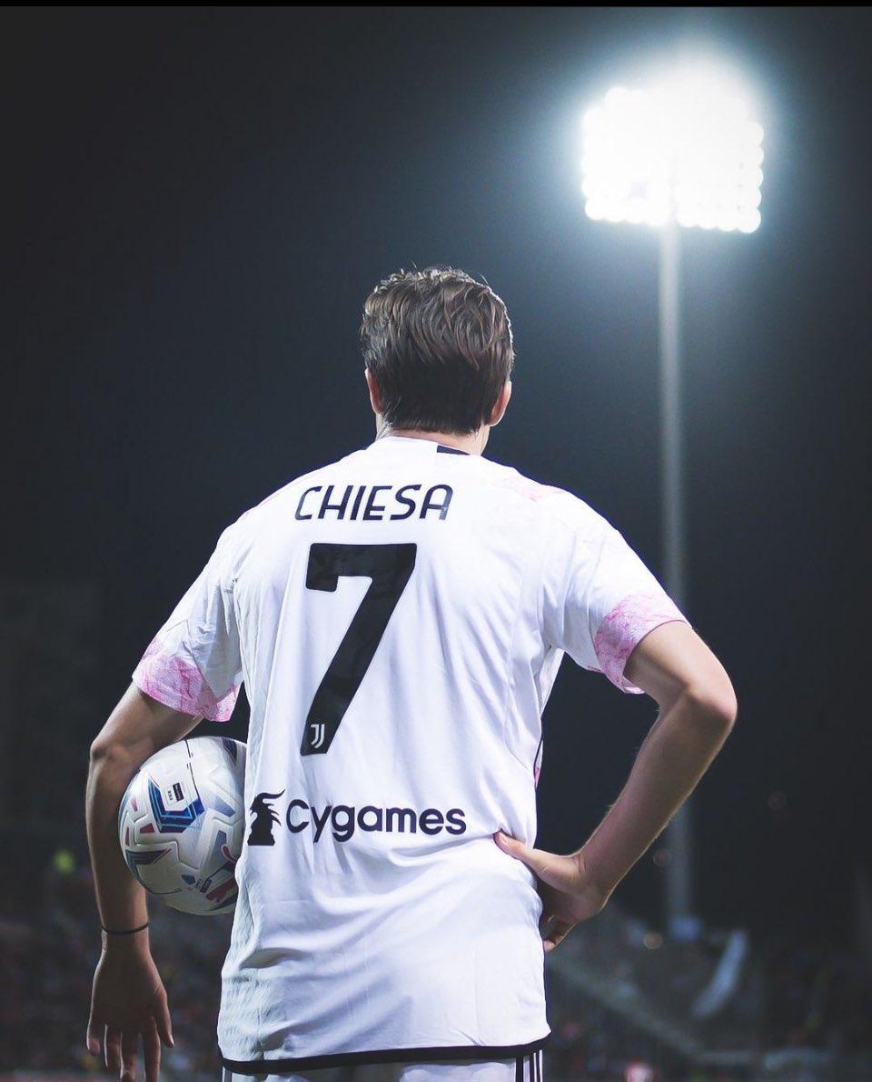 迪马济奥：尤文图斯一直在密切关注基耶萨和利物浦的动向。俱乐部管理层正在制定一份新