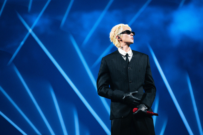 【王鹤棣演唱会火力全开】王鹤棣演唱会造型重温一下金发撕漫男王鹤棣2026DPAR